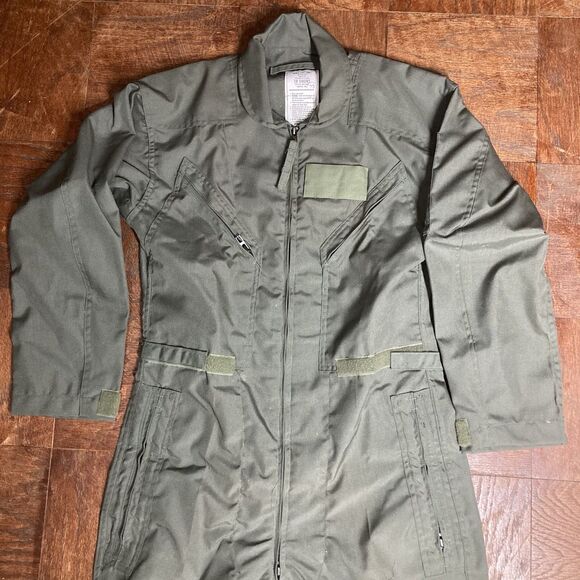 *Recalled* US Navy Issued Fire Resistant Coveralls Flight Suit Sage Green 38S - Picture 2 of 15